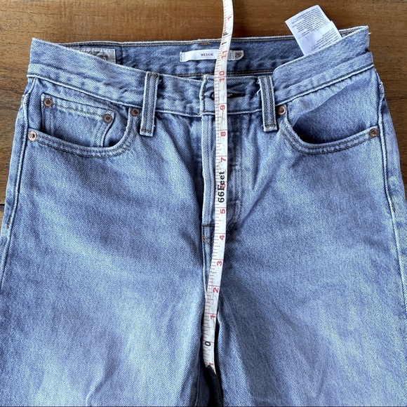 Levis Wedgie 25 - Picture 2 of 16